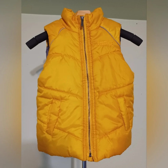 A Kenneth Cole Reaction Yellow Puffer Vest - Picture 4 of 4
